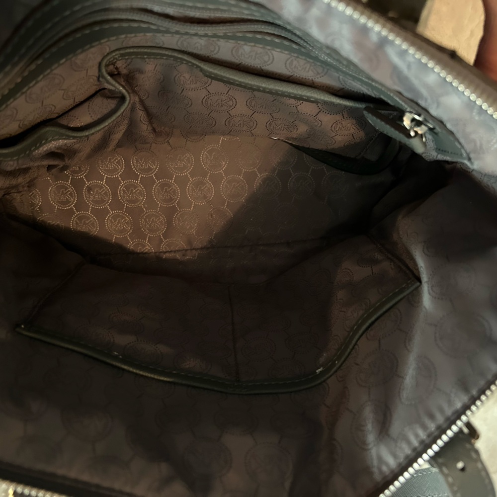 Michael Kors Gray Jet Set bag - Picture 5 of 6